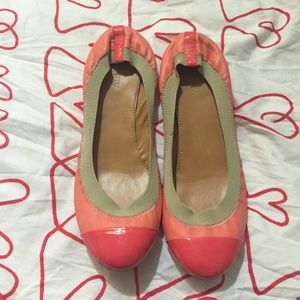 Coral and nude flats