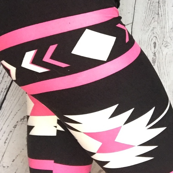 Bubblegum Aztec Leggings - Picture 3 of 3