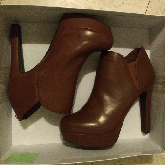 Steve Madden to platform booties