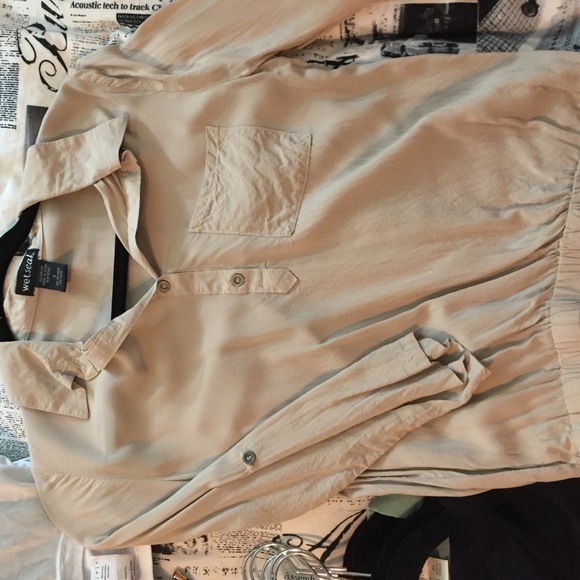 Soft beige Blouse - Picture 2 of 3