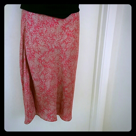 GAP pink under the knee skirt with floral design - Picture 1 of 4