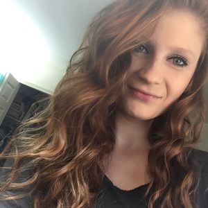 Meet your Posher, Alexis