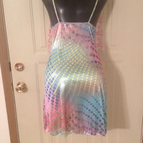 A dress with a story... - Picture 3 of 4