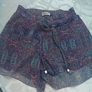 GENTLEFAWN SHEER PAISLEY SHORTS SIZE S