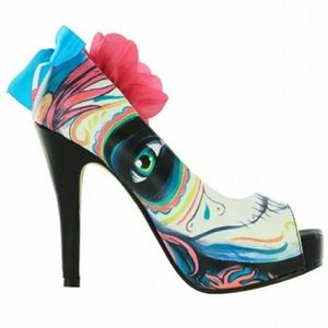 Meet your Posher, Azalea