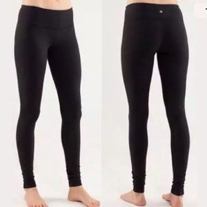 Lululemon black Wunder Under leggings