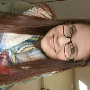 Meet your Posher, Courtney