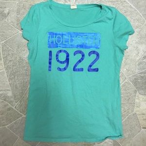 Hollister green tee