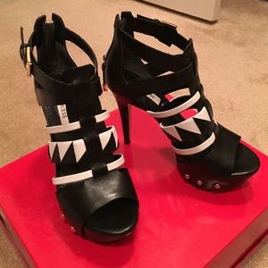 Beautiful, brand new Sexy heels.