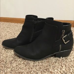 Madden Girl Huntzz Black Ankle Booties Size 7.5