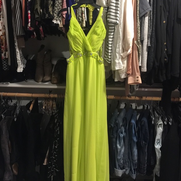 Light Lime Gown - Picture 2 of 4