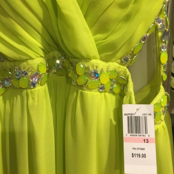 Light Lime Gown - Picture 4 of 4