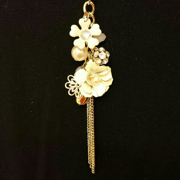 Long flower necklace