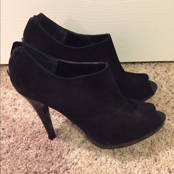 Peep Toe Nine West Heels!