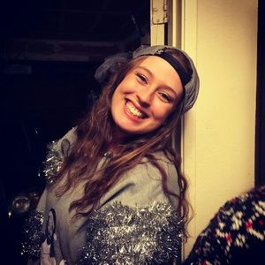 Meet your Posher, Danielle