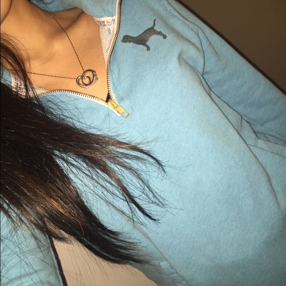VS Pink Light blue quarter zip