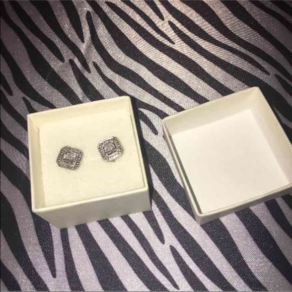 Gorgeous Diamond Earrings