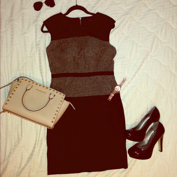 Black Sleeveless Dress