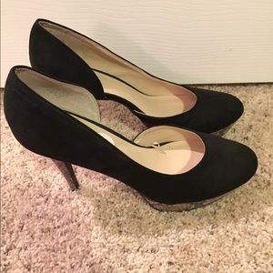 Black/Snakeskin Pumps!