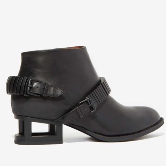 Jeffrey Campbell Shoes - Best Boot Ever 🎉Jeffrey Campbell Remus Bootie