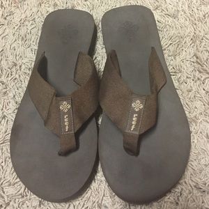 Women's Reef brand brown flip flops