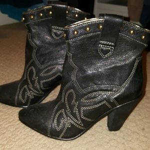 Ankle cowgirl boot