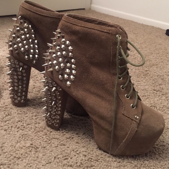 Spiked Jeffrey Campbell Vita
