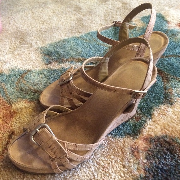 Aerosols Cork Wedges w/Buckles