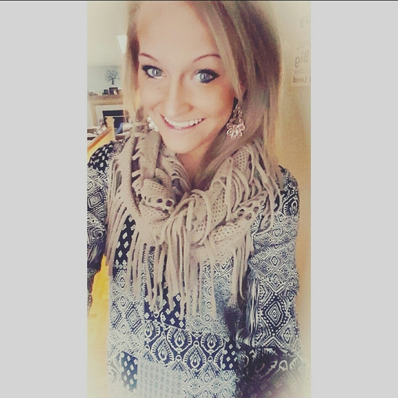 Meet your Posher, Ashley - Picture 1 of 1