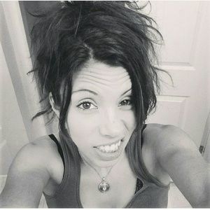 Meet your Posher, Crystal