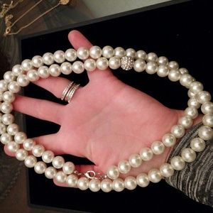 Faux Pearl Necklace with rhinestone