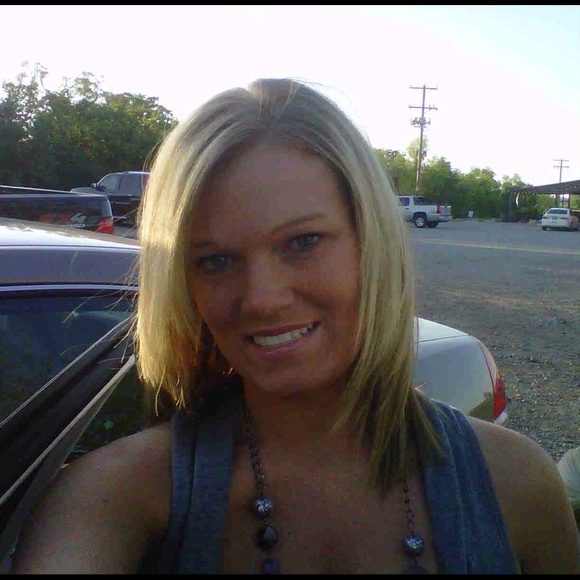 Meet your Posher, Kristy - Picture 1 of 1