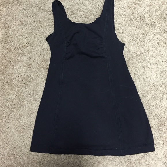 Lululemon black size four workout tank very cute. - Picture 1 of 3