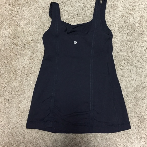 Lululemon black size four workout tank very cute. - Picture 2 of 3