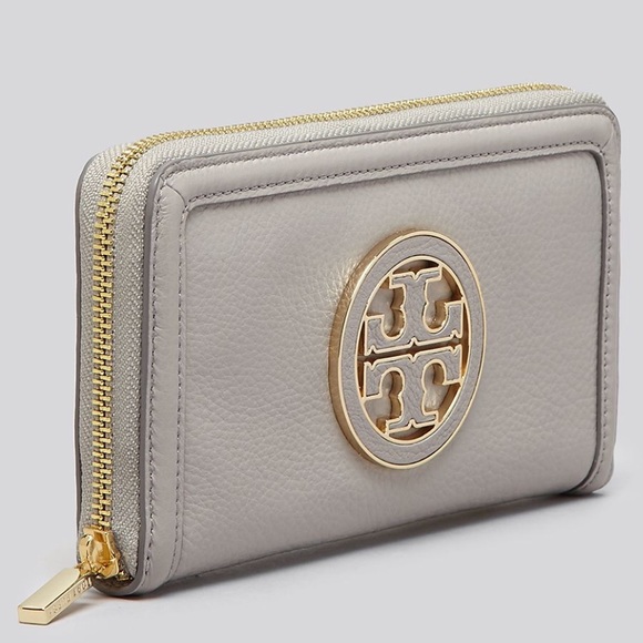 Tory Burch Handbags - SOLD! New Tory Burch Amanda zip continental wallet