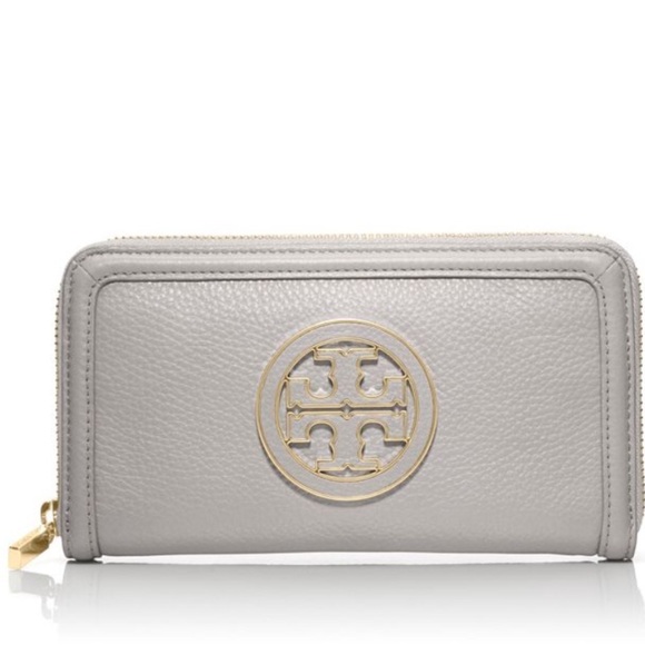 SOLD! New Tory Burch Amanda zip continental wallet - Picture 2 of 4