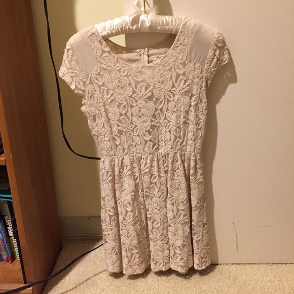 Urban outfitters dress super cute lace beige