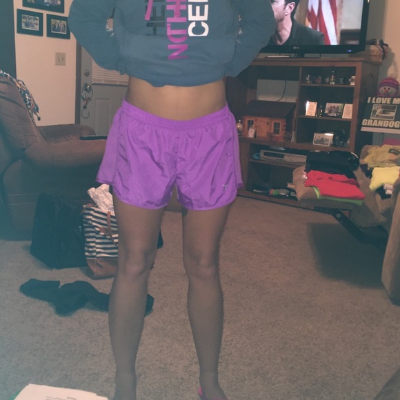 Old navy work out shorts - Picture 4 of 4