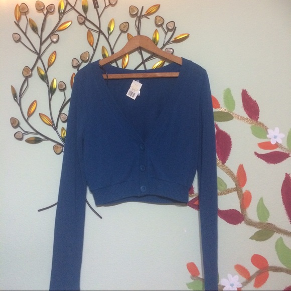 NEW crop sweater top
