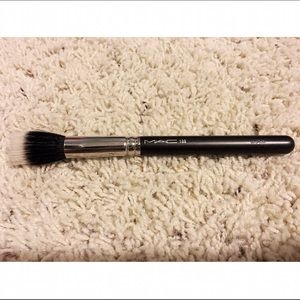 Mac 188 Small Duo Fibre Face Brush