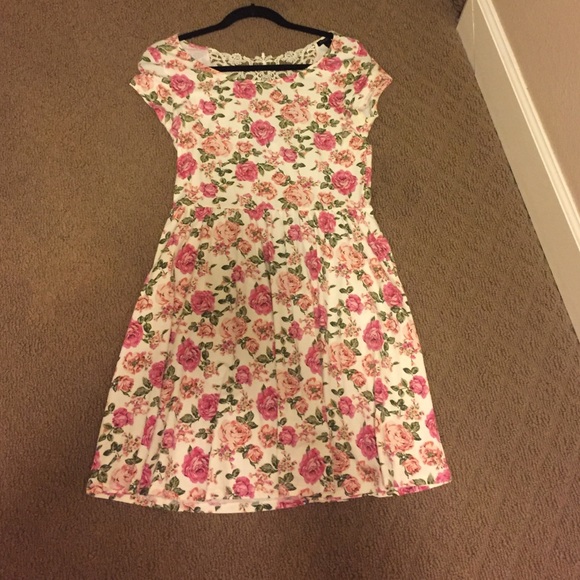 Floral w/ Lace Back Dress
