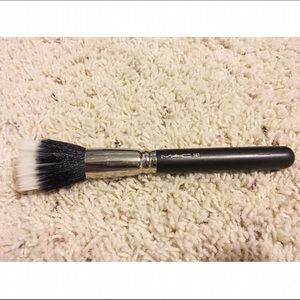 Mac 187 Duo Fibre Face Brush