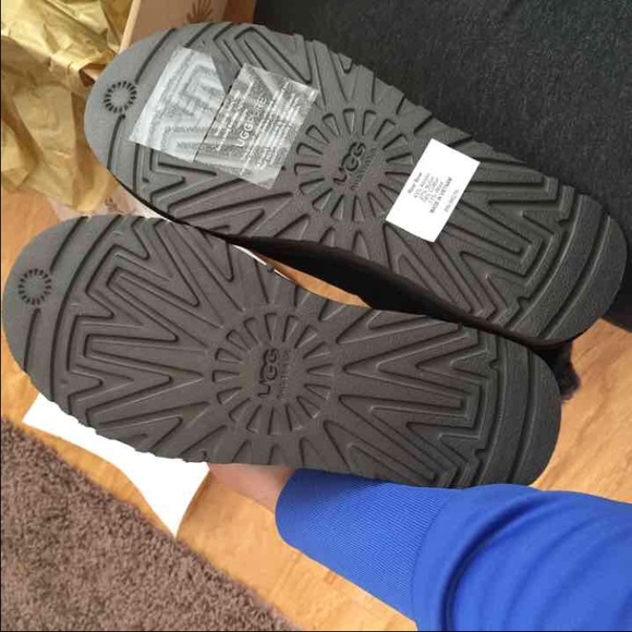 UGG authentic Bailey bow knit mini boots Sz 7 new - Picture 4 of 4