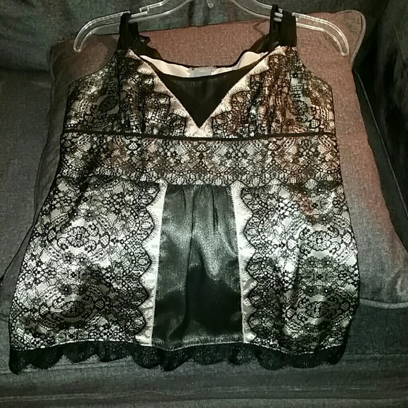Ann Taylor black/cream strap lace blouse- size 4P