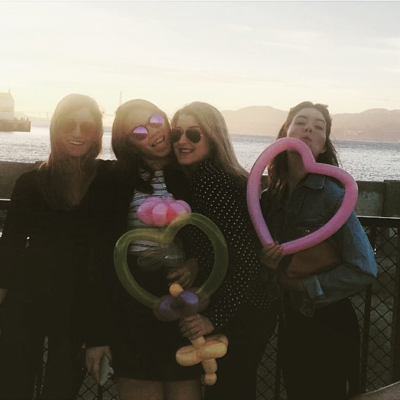 Meet your Posher, Taylor - Picture 2 of 4