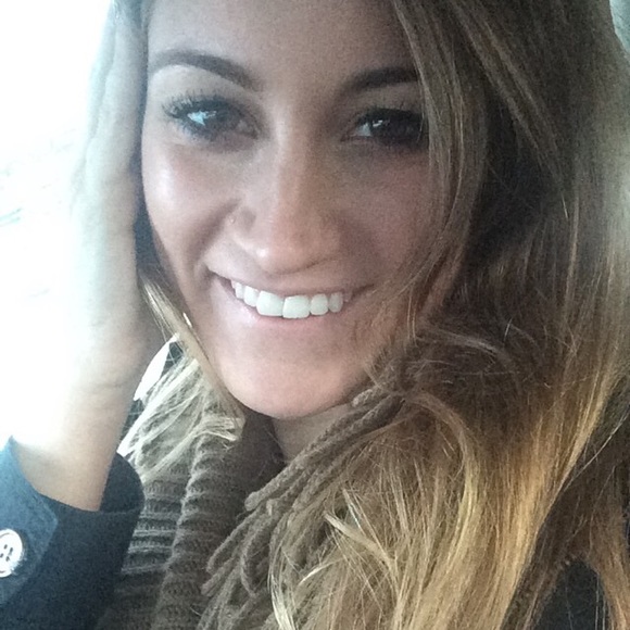 Meet your Posher, Taylor - Picture 4 of 4