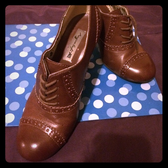 American Eagle heel oxford booties