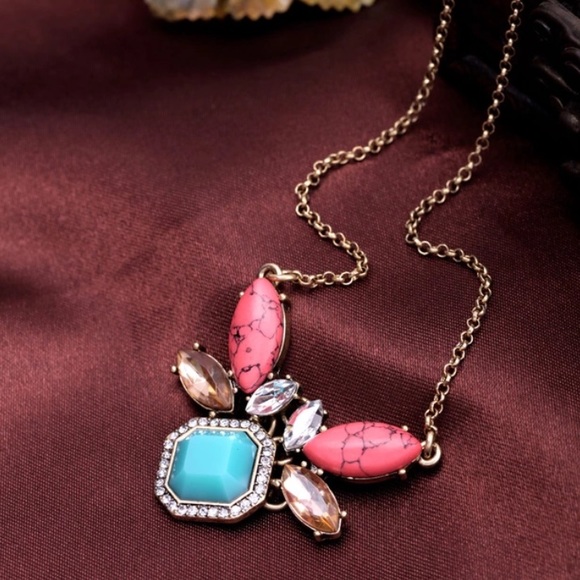 🆕 Coral Statement Necklace