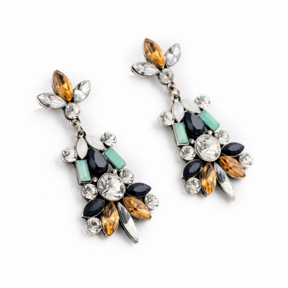 Sale‼️ Statement Earrings - Picture 1 of 3