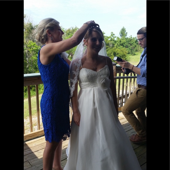 Meet your Posher, Nichole - Picture 2 of 3